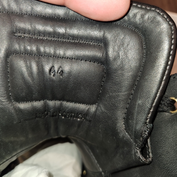 Sneakers - Picture 5 of 11